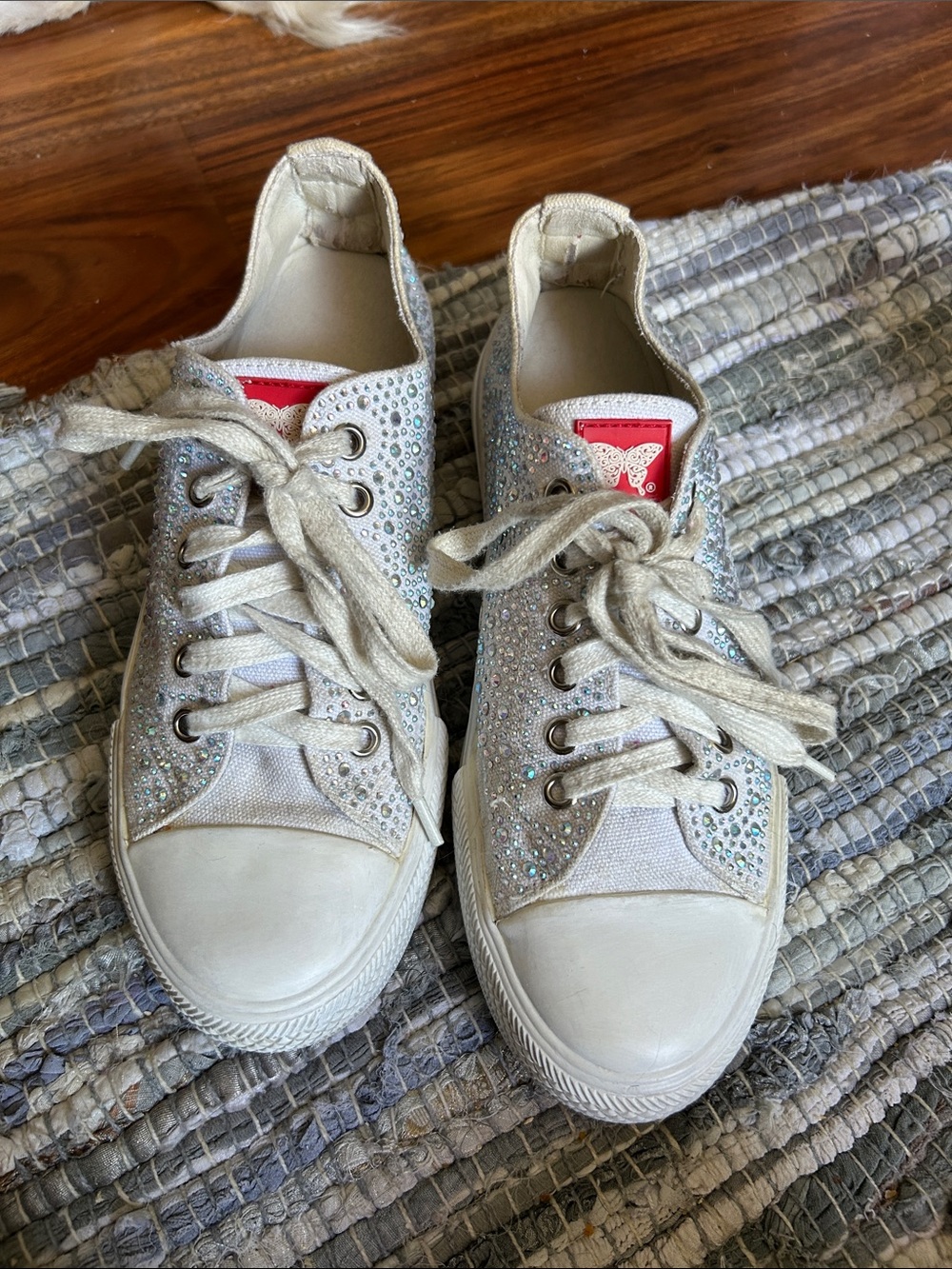 White Crystal-Embellished Women's Lace-Up Sneakers